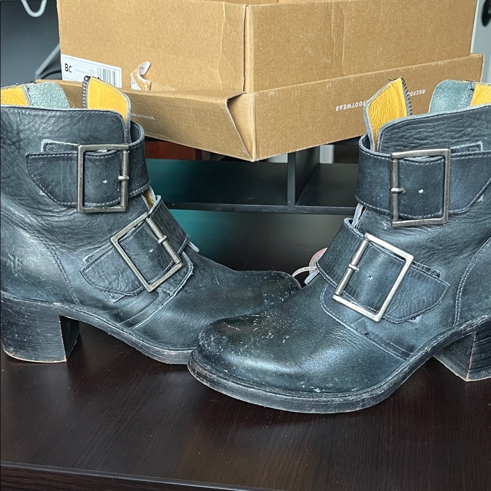 Frye Sabrina double Double-Buckle zip Ankle Boots